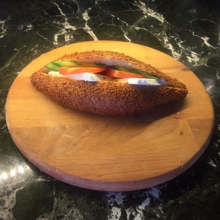 Peynirli Simit Sandviç