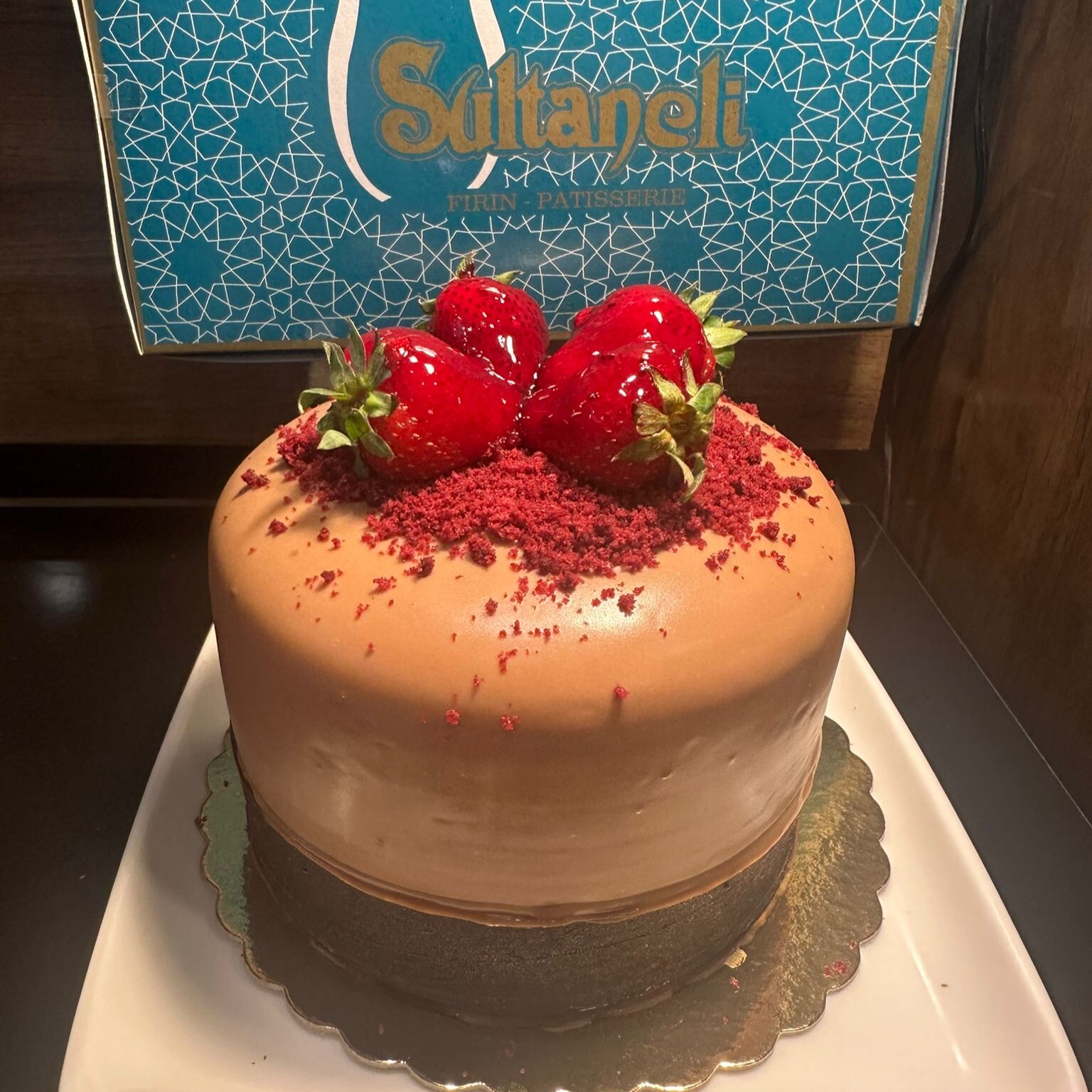 Çilekli Pasta (6-8 Kişilik)