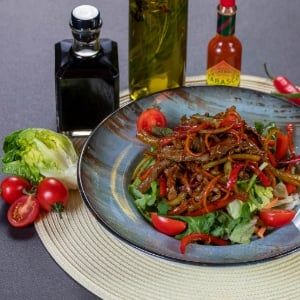 Biftekli Salata