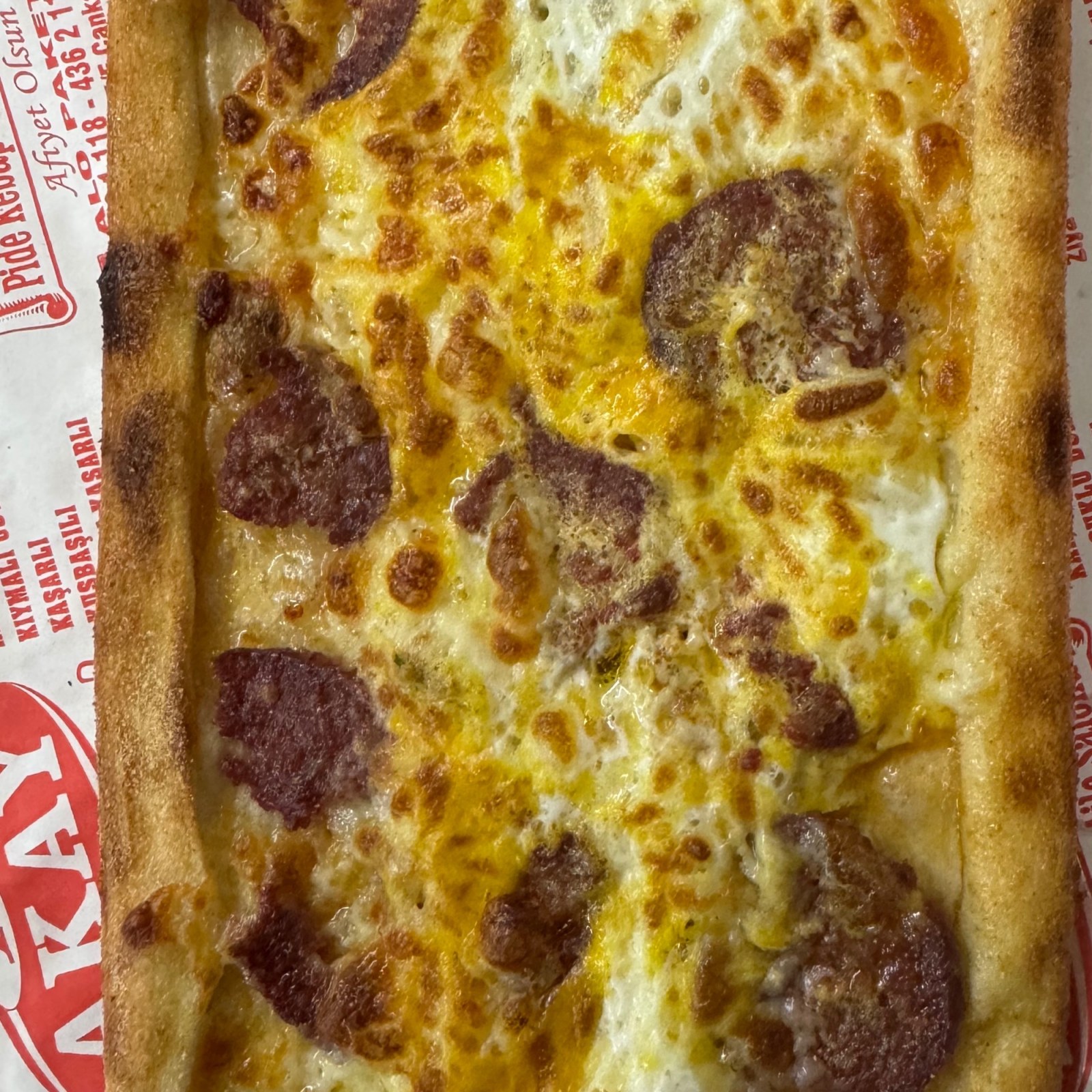Sucuklu Kaşarlı yumurtalı Pide + ayran salata