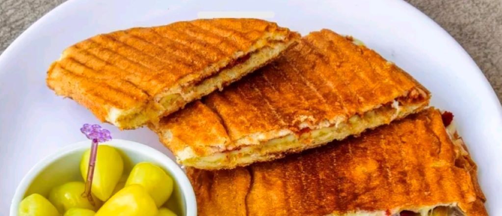 Sucuklu Sanayi Tost
