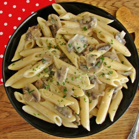 Kremalı Mantarlı Tavuklu Penne