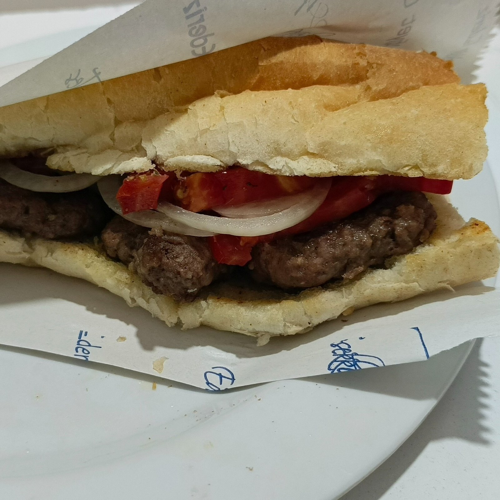 Yarım Ekmek Arası Kofte+Ayran