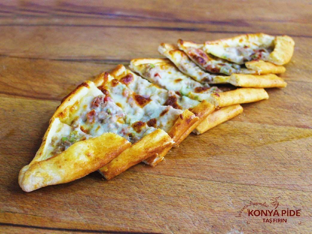 Konya Karışık Pide