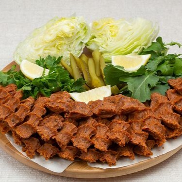 1KG ÇİĞ KÖFTE ( +500GR ) TOPLAM 1.500 GR DORİTOS VE AYRAN HEDİYE