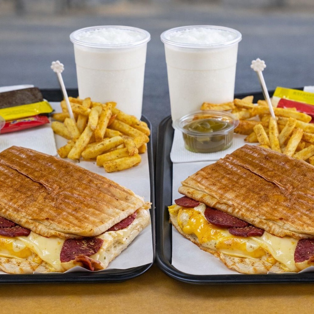 2'li Yumurtalı Karışık Tost Menü