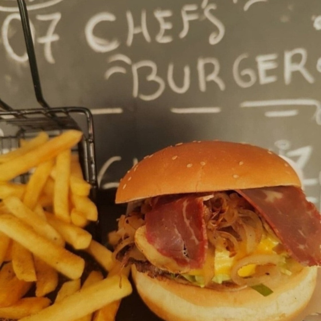 Ejder Burger (130 gr + Tırtıklı Patates)