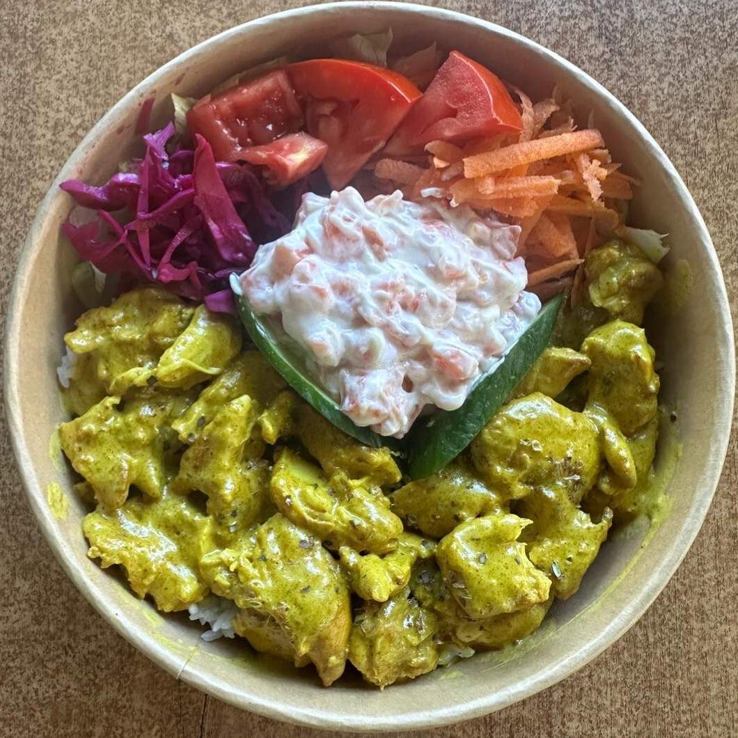 BowL 27 Köri Soslu Tarator Tereyağlı Pilav & Creamy Tarator With Curry Sauce, Buttered Rice