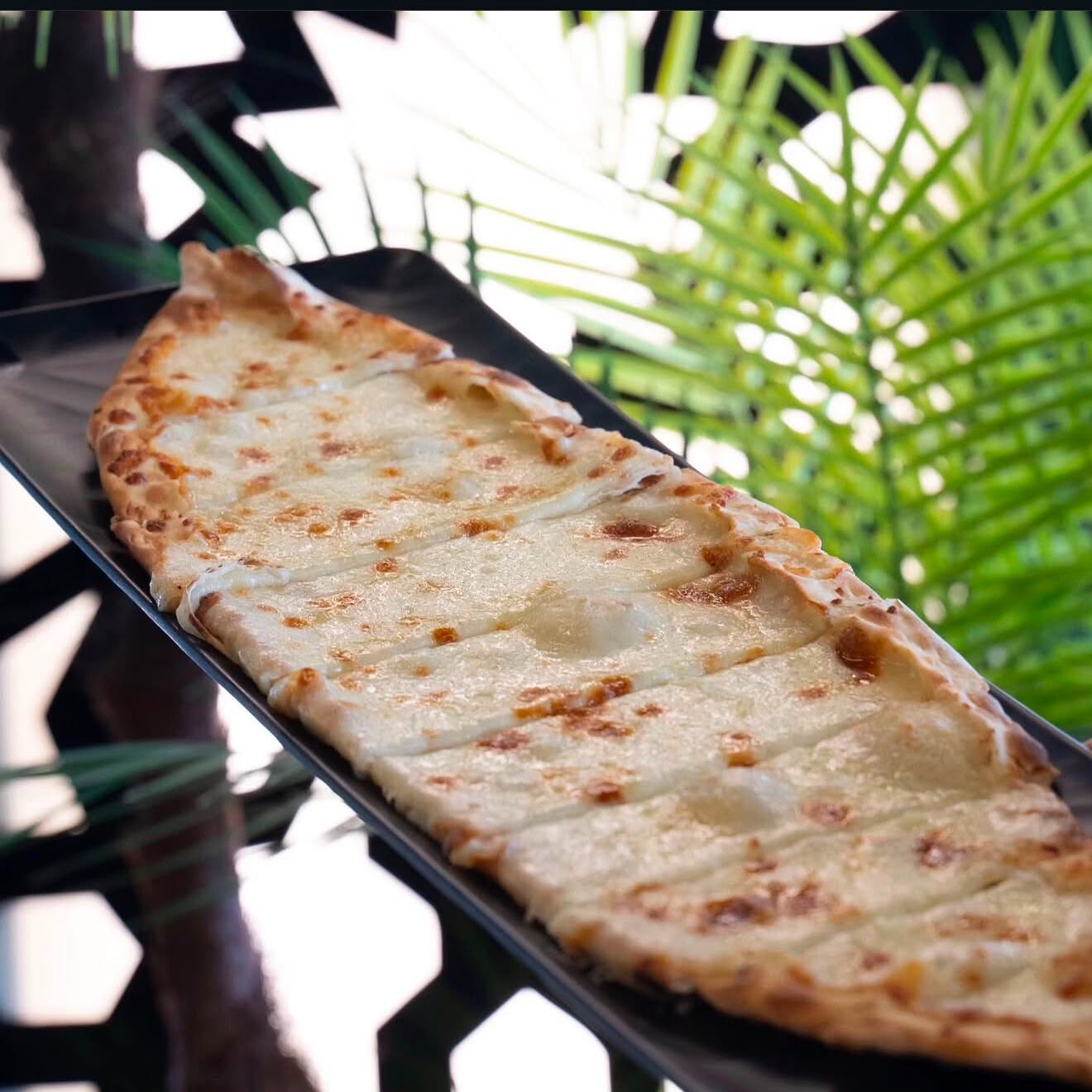 sade kaşarlı pide