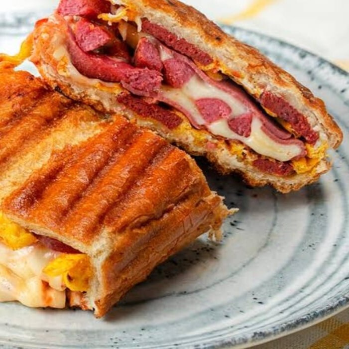 Sucuklu Tost