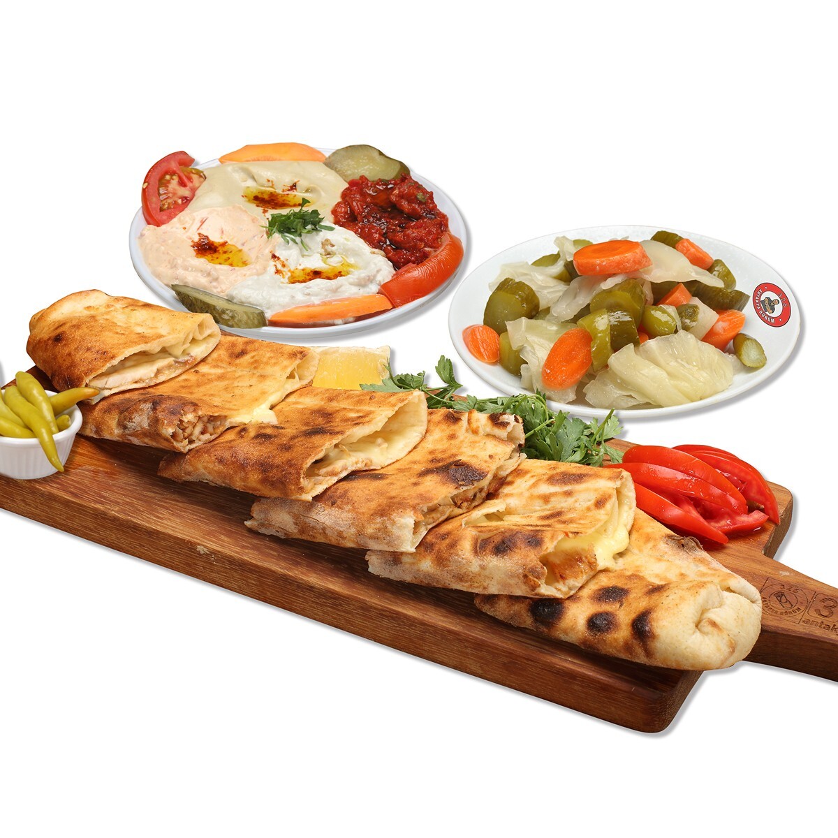 Kapalı Kaşarlı Tavuklu Pide