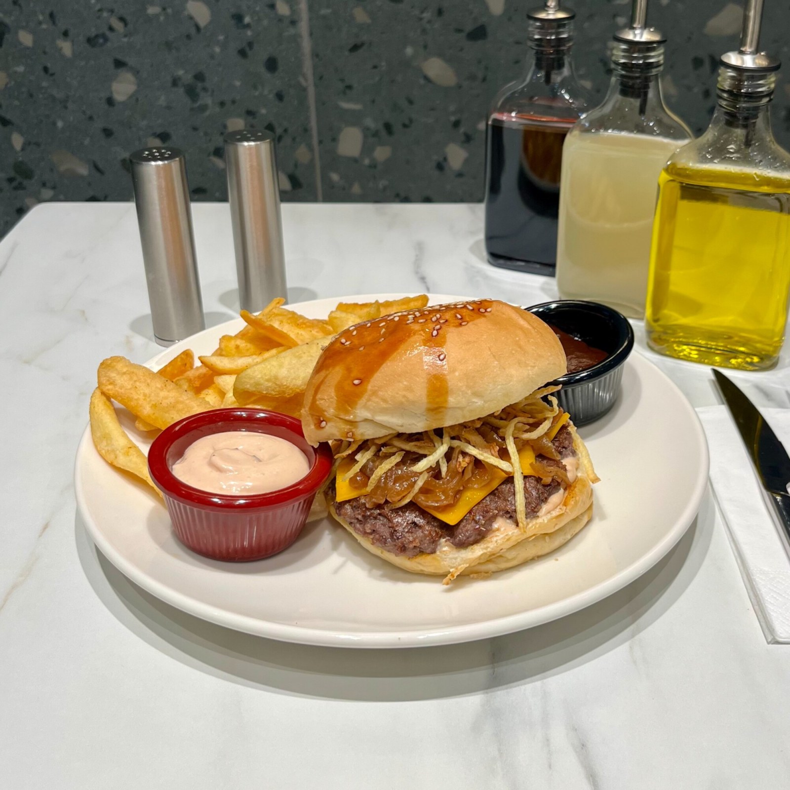 Pembegül Special Burger