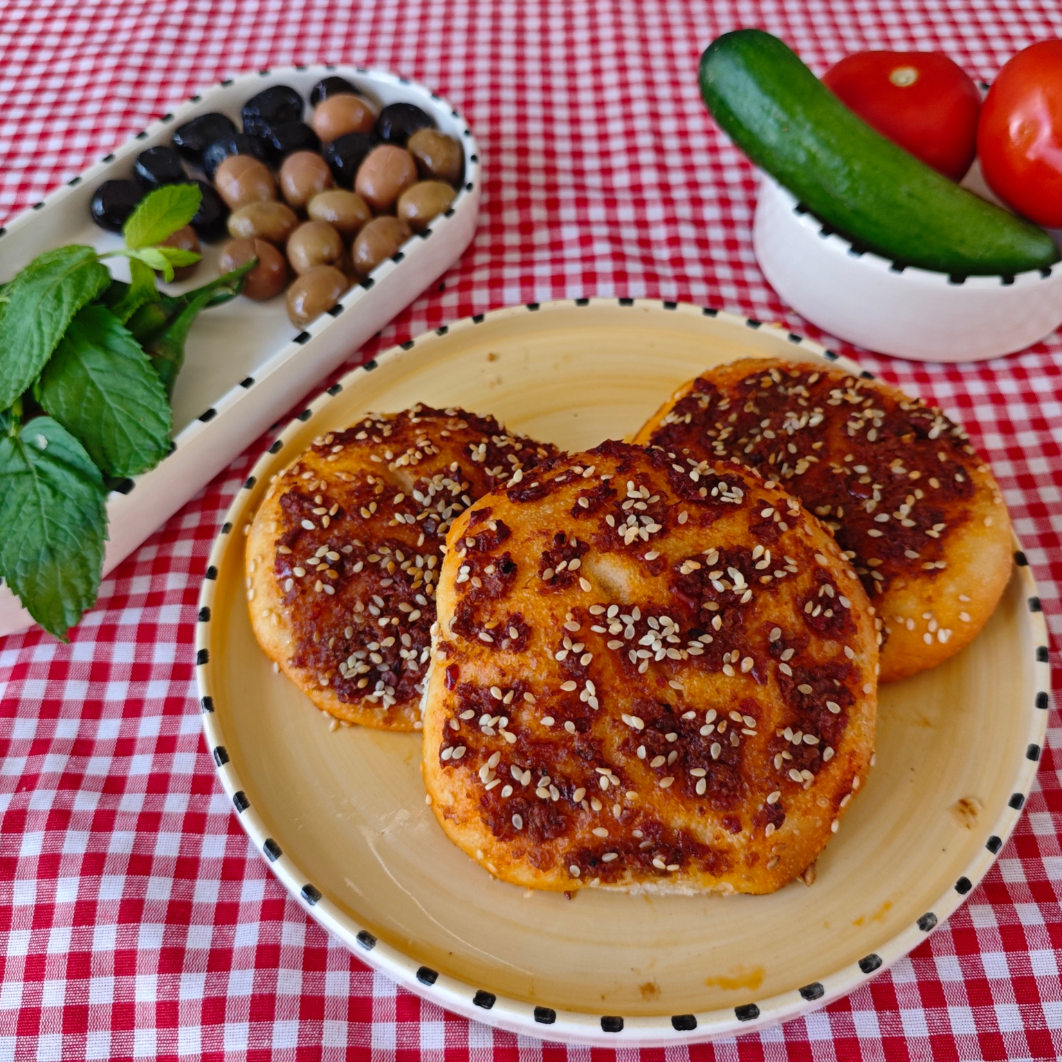 Acılı Ekmek Küçük