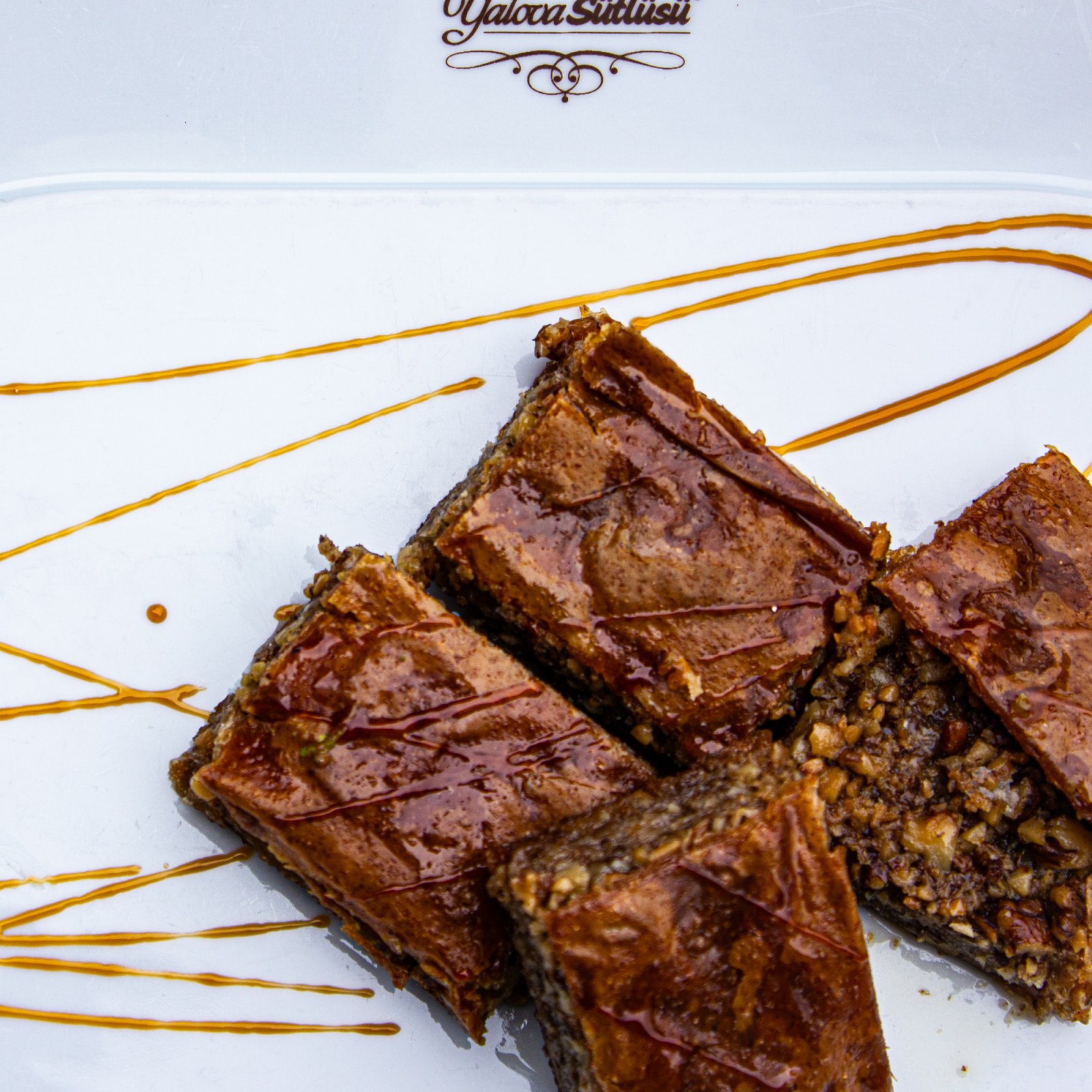 Tahıllı Organik Cevizli Köy Baklavası