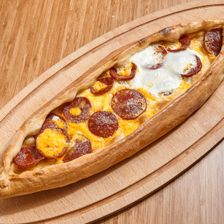 Sucuklu Yumurtalı Pide