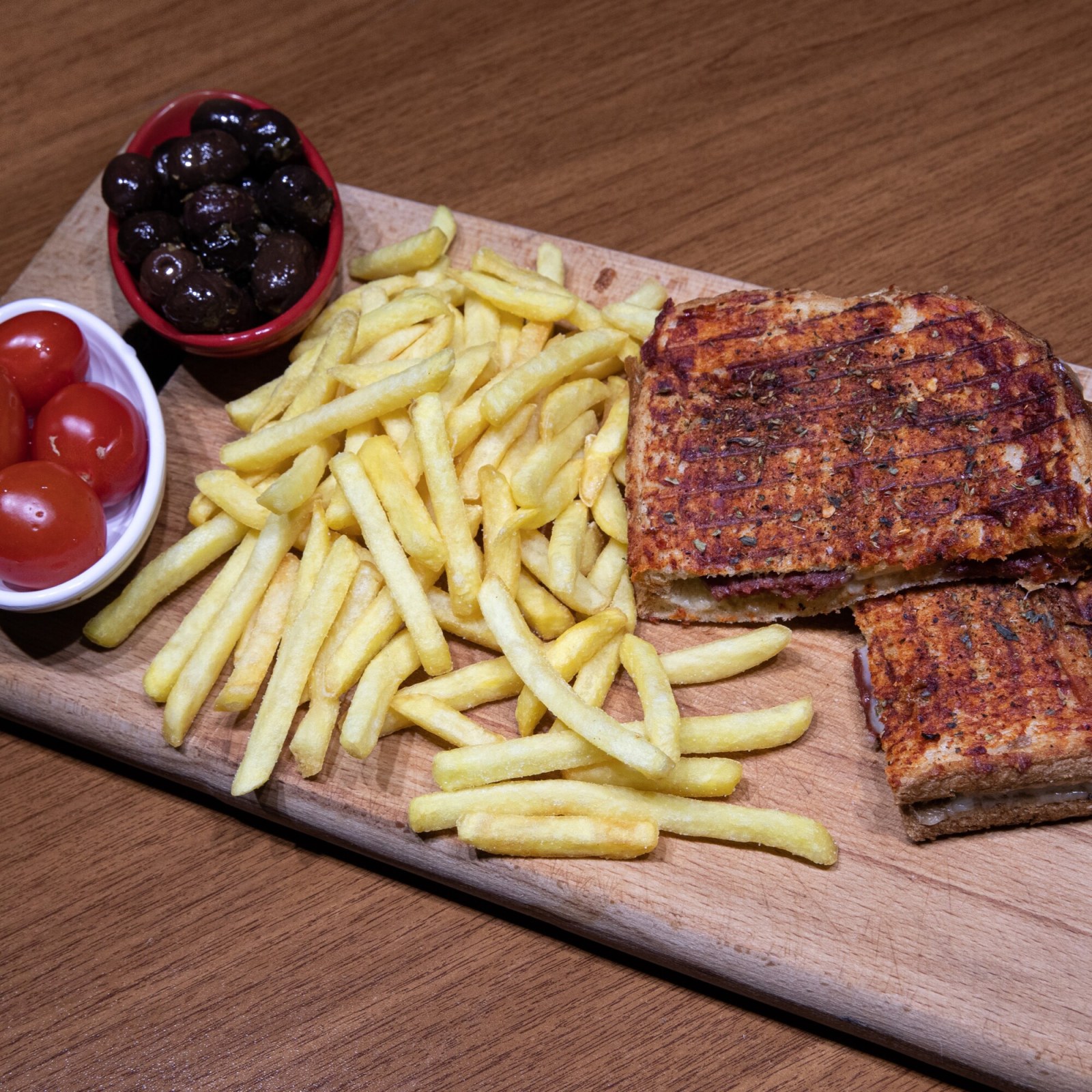 Tost Menü ( Tost + Patates Kızartması + İçecek )