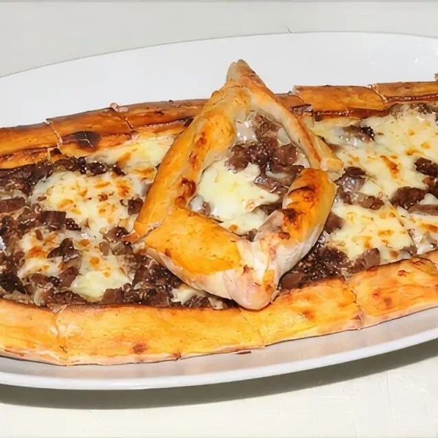 Kavurmalı Kaşarlı Pide