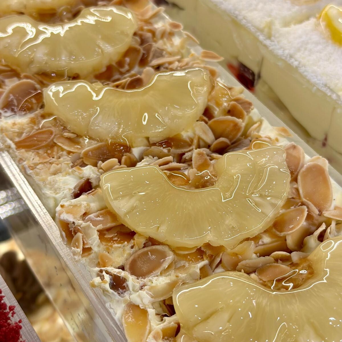 Ananas Bademli Pasta
