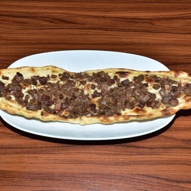 Kavurmalı Pide