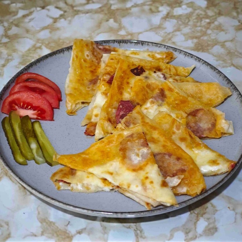 Sucuklu Kaşarlı Gözleme