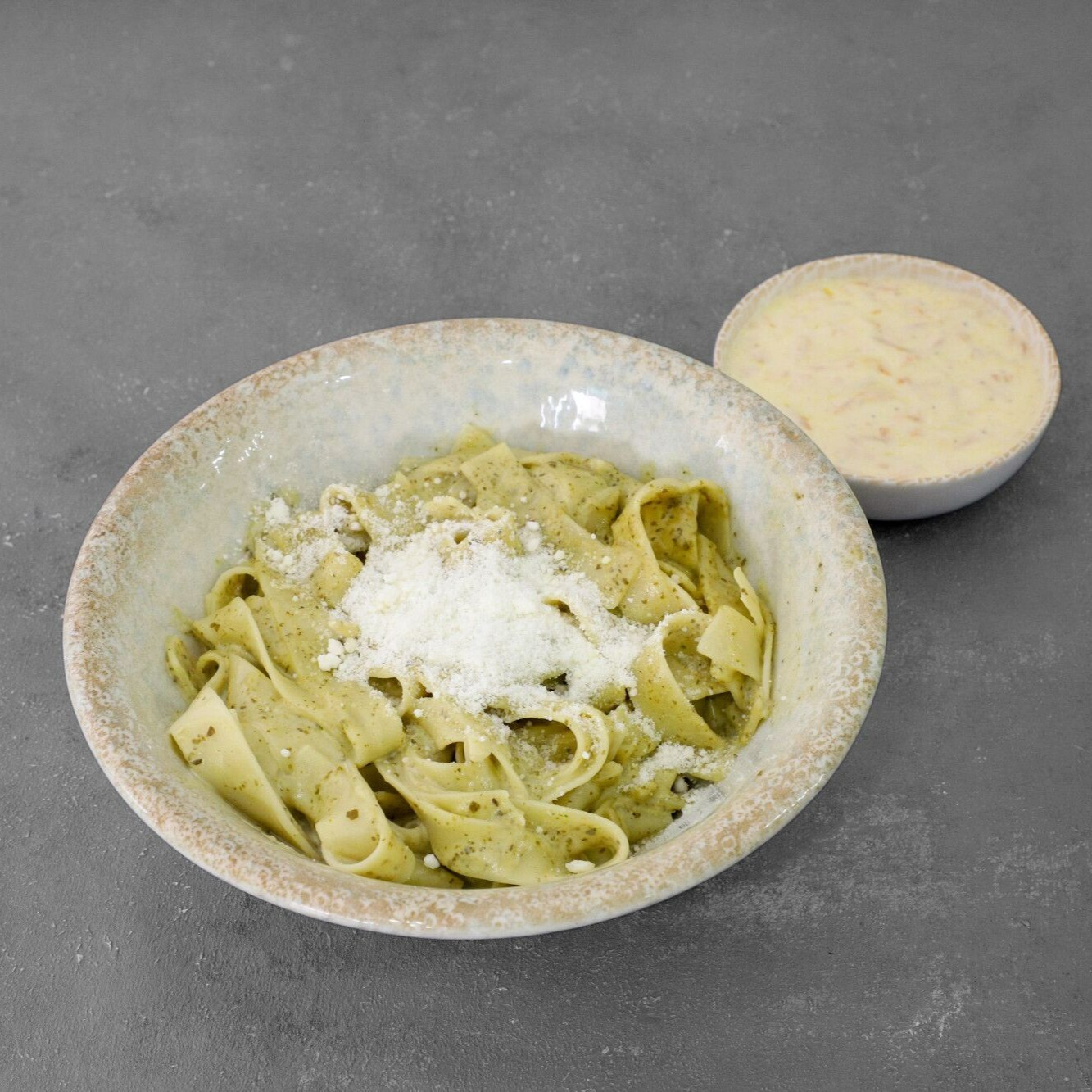 Pesto Soslu Fettucine
