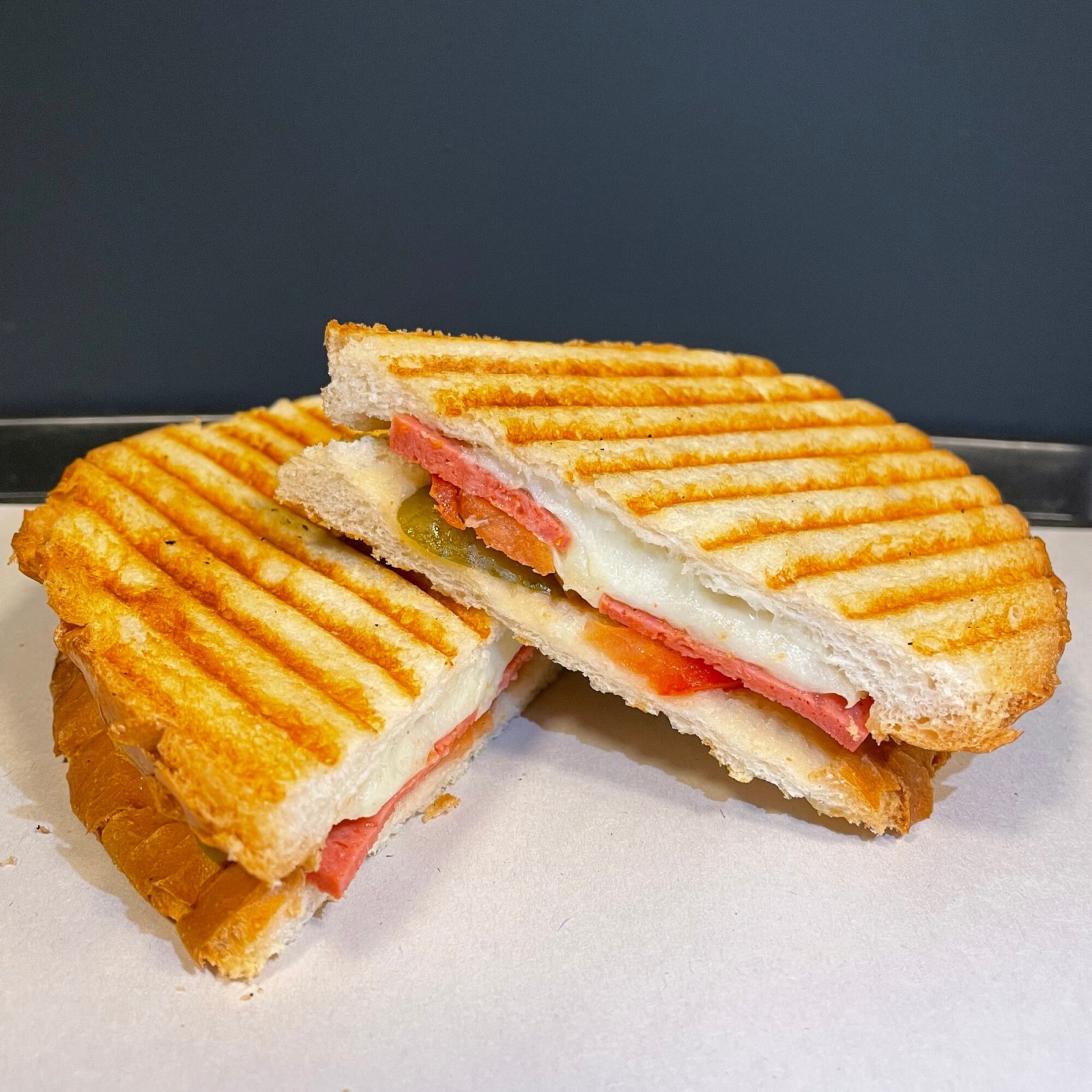 Kaşarlı Sucuklu Tost