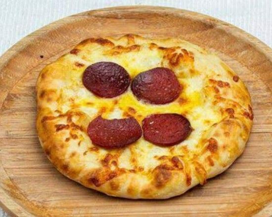 Sucuklu Kaşarlı Pizza