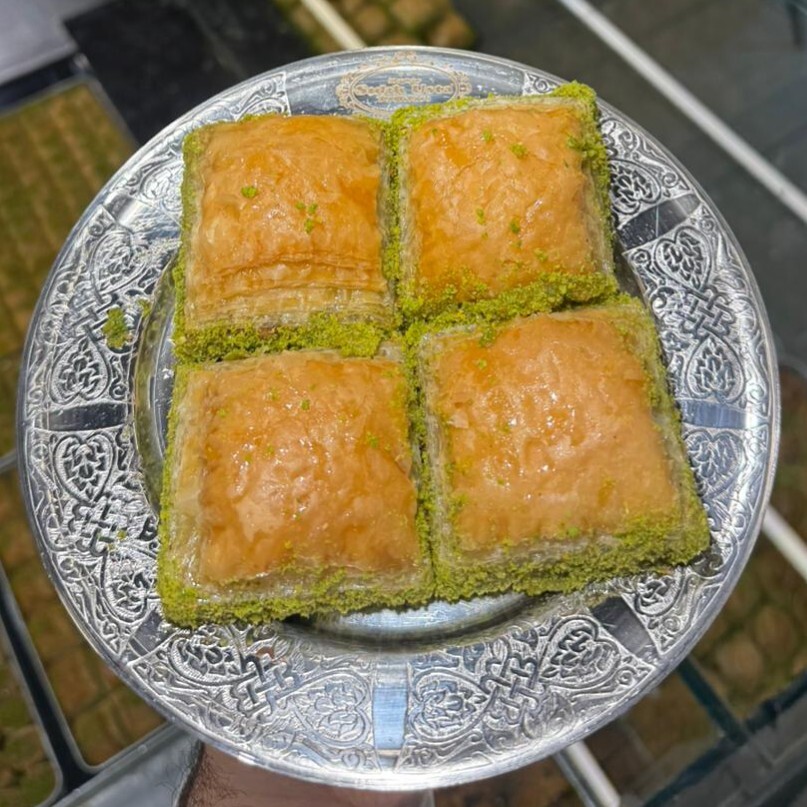Fıstıklı Kuru Baklava (1 kg)