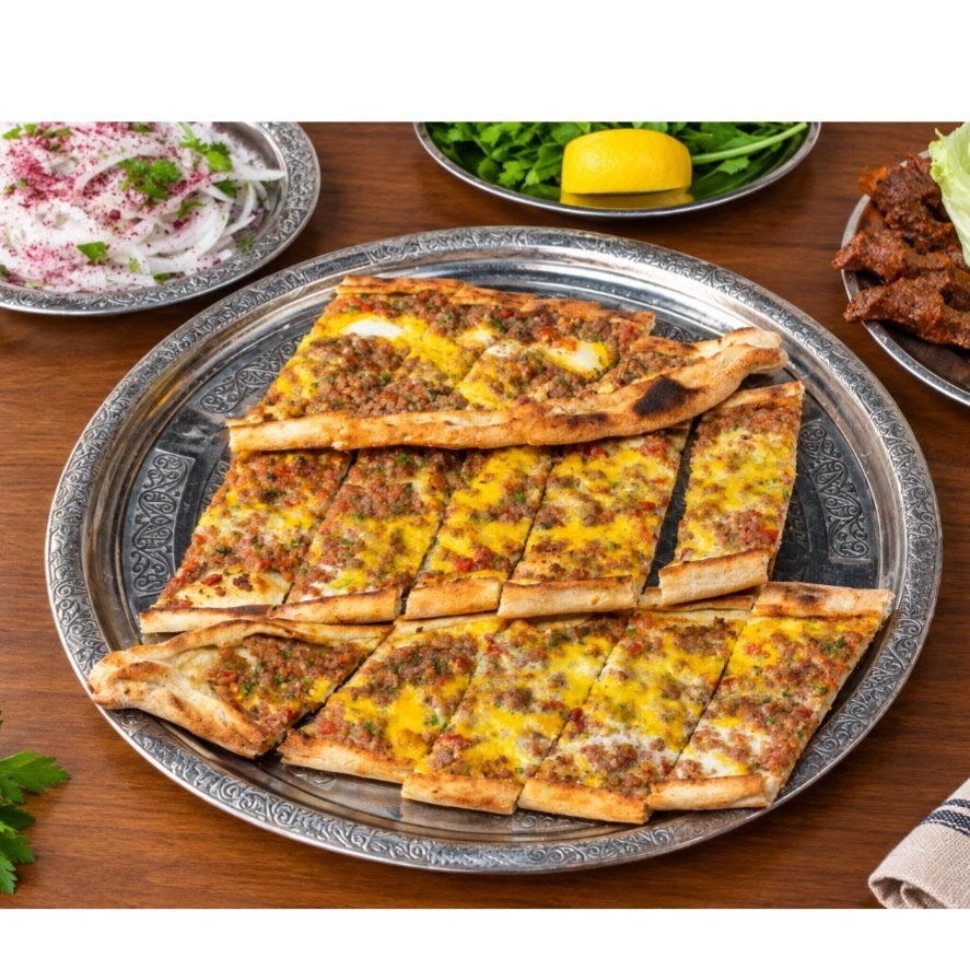 Kıymalı Yumurtalı Pide