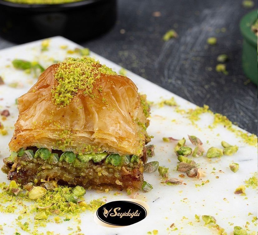 Ekstra Fıstıklı Kare Baklava (1 kg.)
