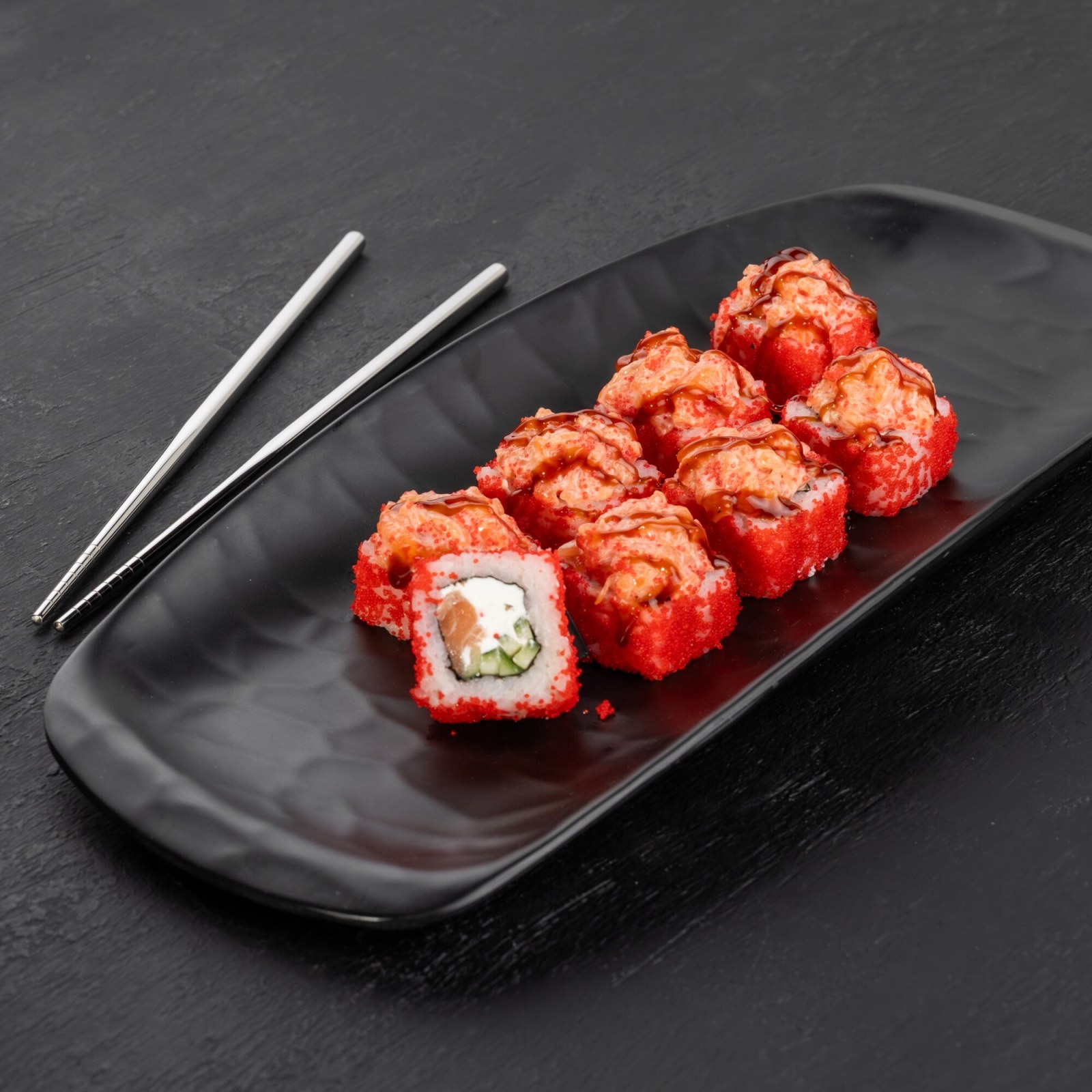 Kaliforniya Üstü Somonlu Roll (8 Adet)