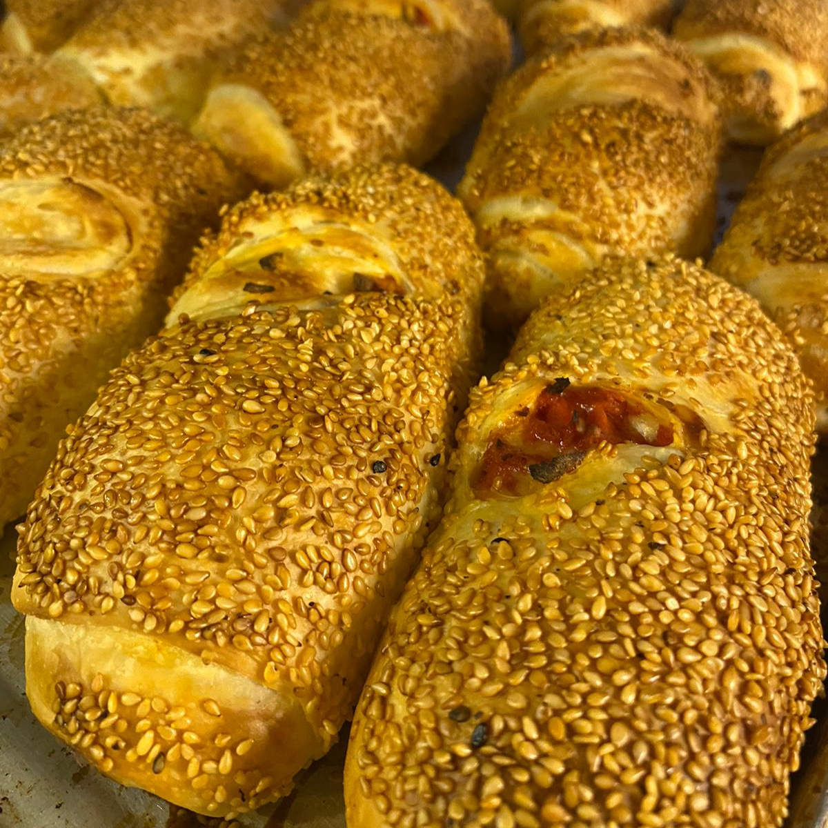 Sosisli Salçalı Kaşarlı Poğaça