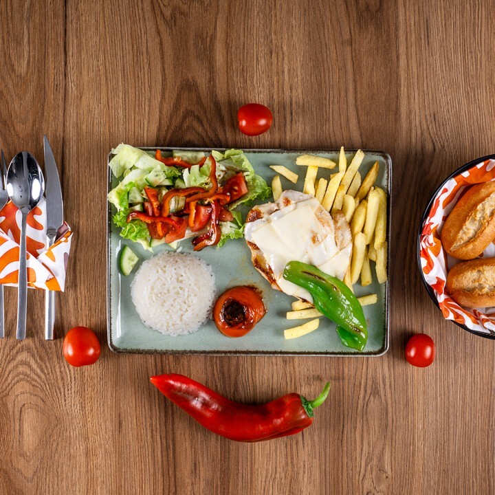 Tavuk Bonfile Kaşarlı+Coca Cola 330 ml