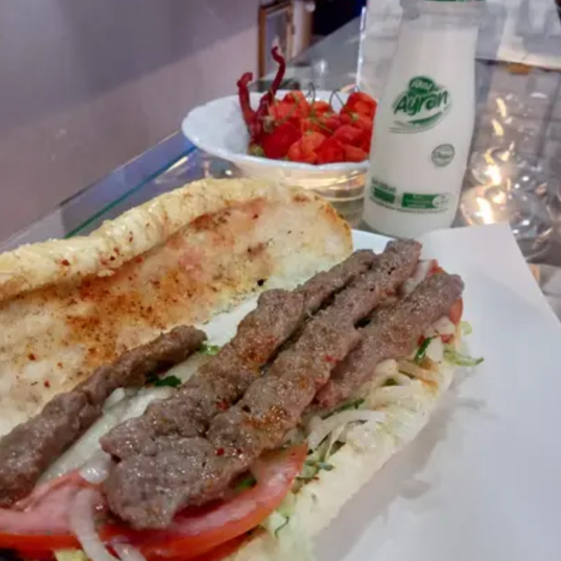 Özel Sandviç Ekmeği Arası Burdur Şiş