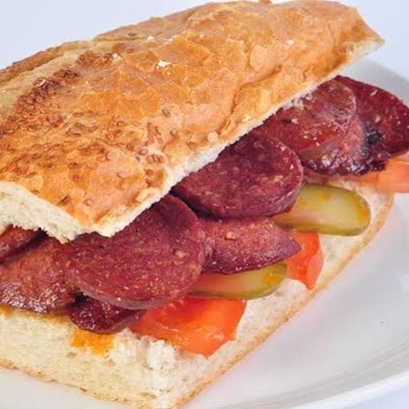 Yarım Ekmek Arası Sucuk