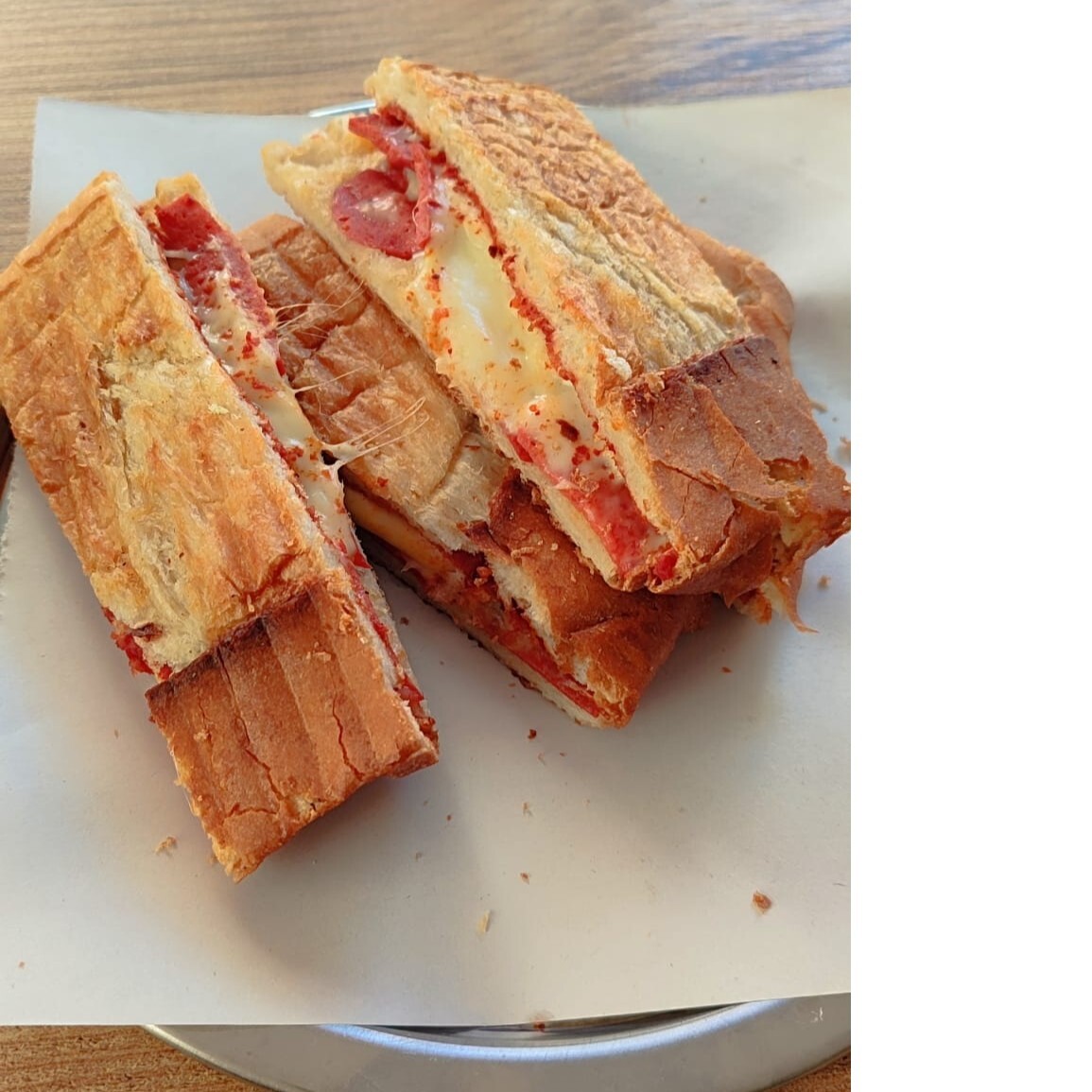 Sucuklu Sebzeli Tost