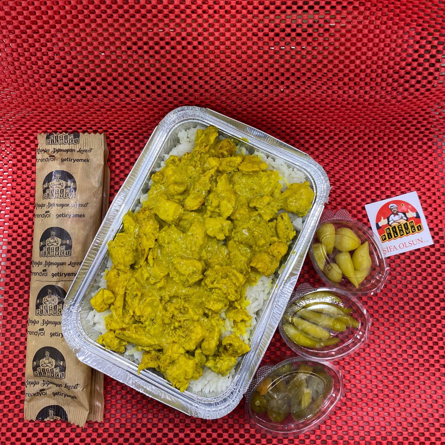 Pilav Üstü Köri Soslu Tavuk (1,5 Porsiyon )