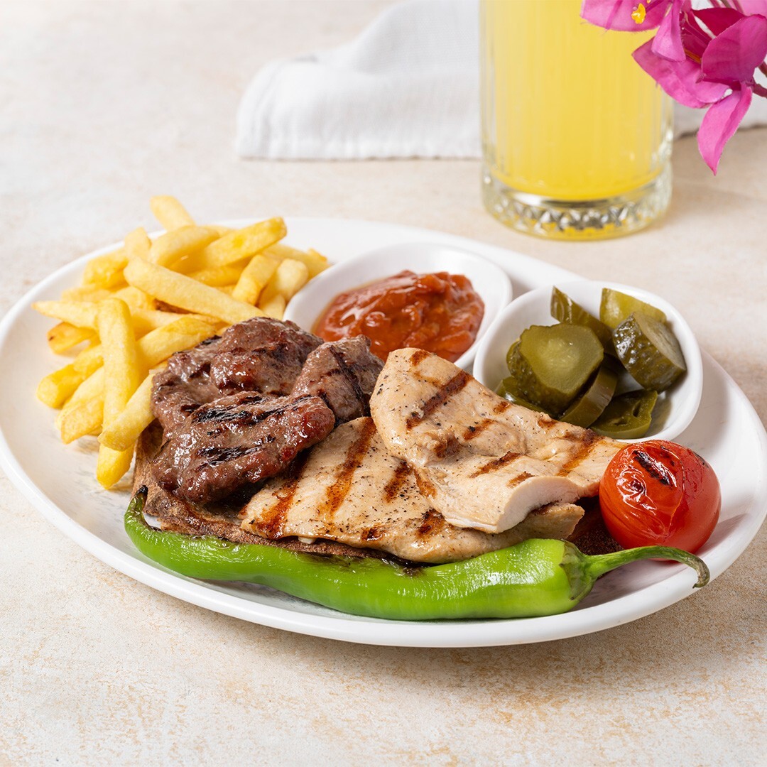 Köfte & Tavuk Izgara Tabağı
