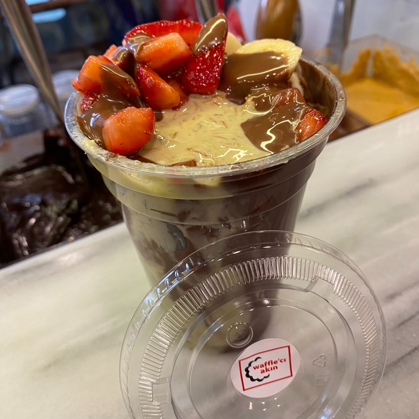 Dubai Çikolatalı Bardak Waffle