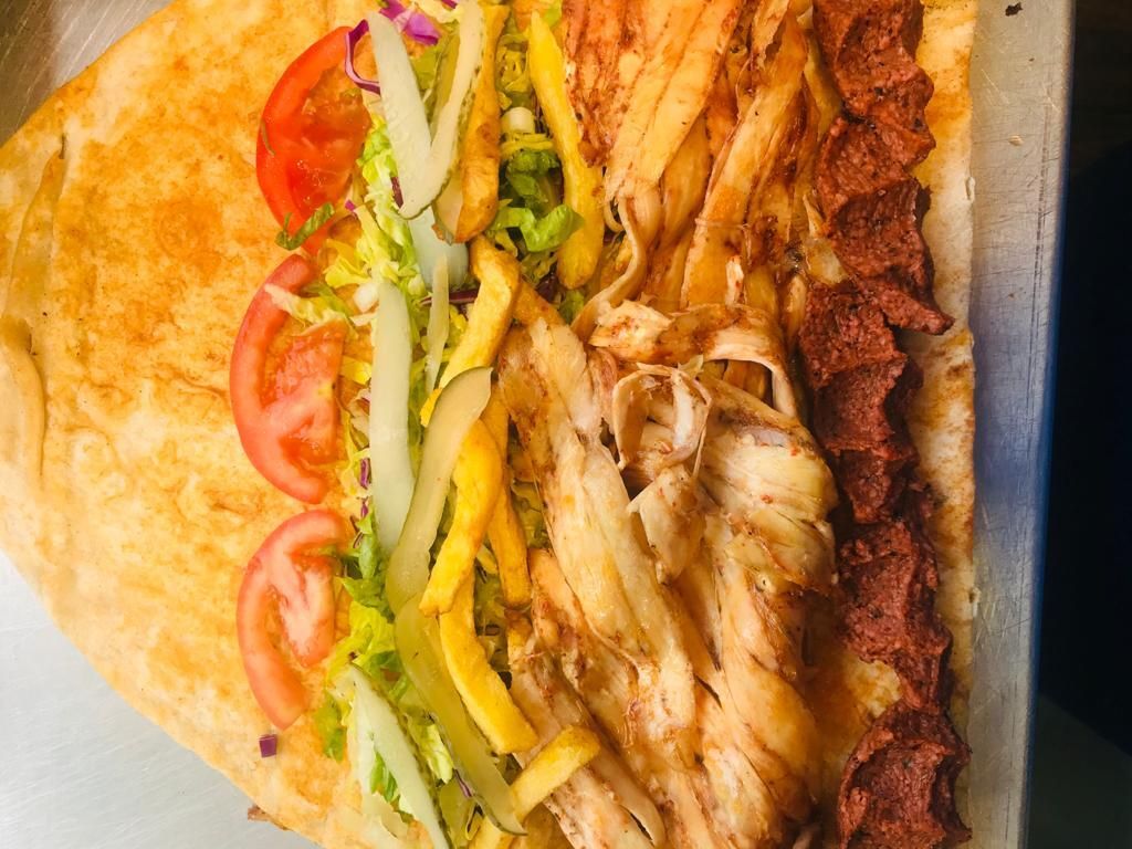 Atom Lavaşta Tavuk Döner Çig Köfte K.
