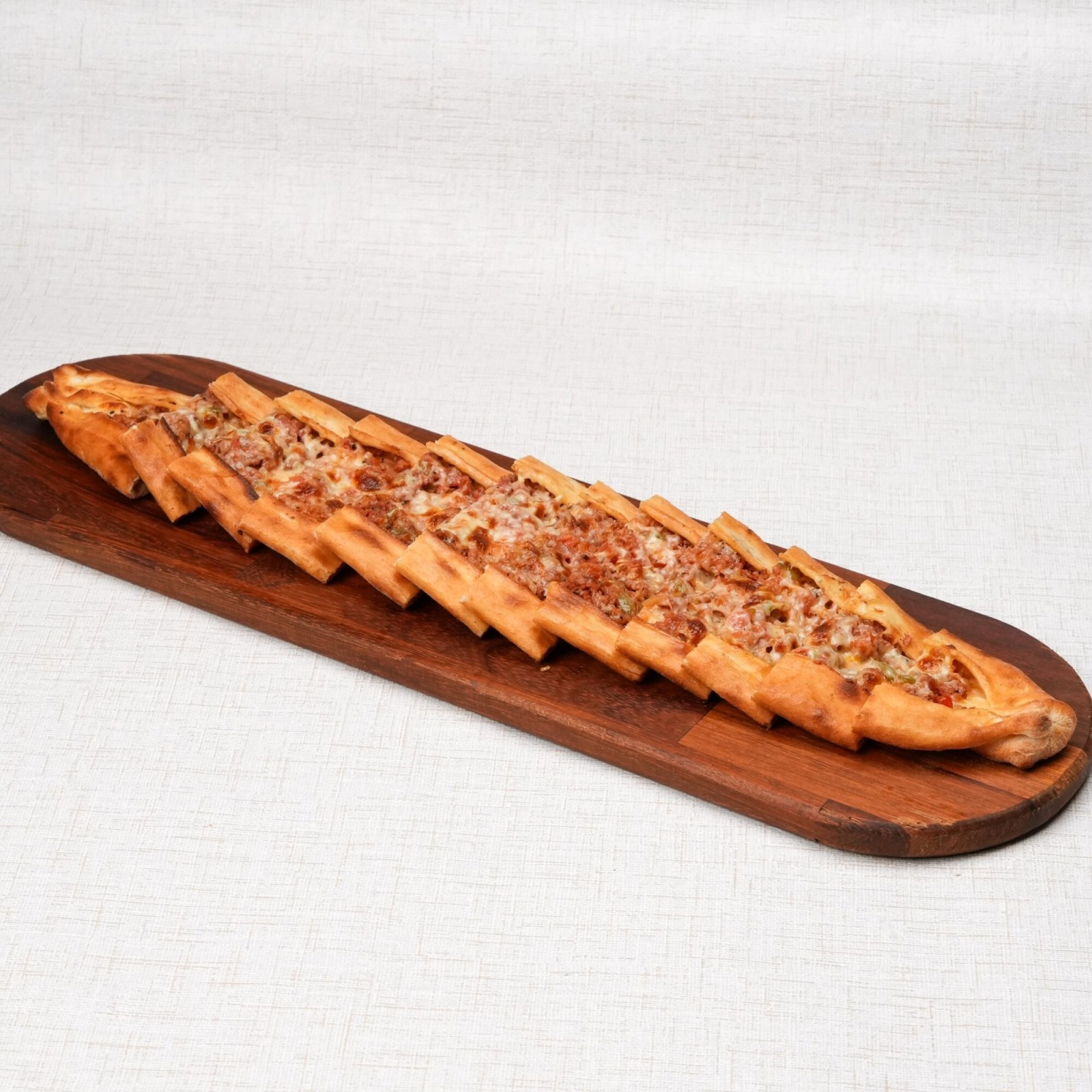 Kıymalı Kaşarlı Pide