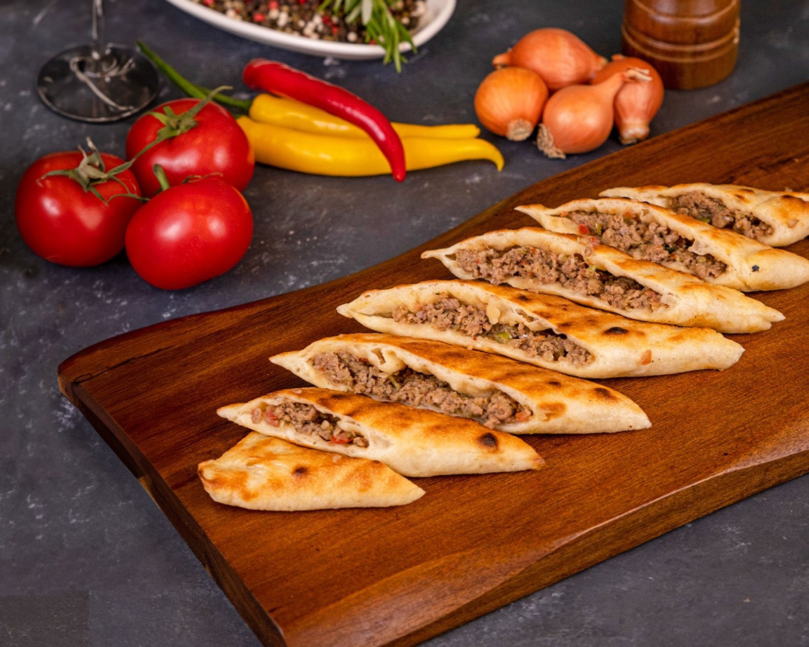 Kıymalı Kır Pidesi (%100Dana eti)