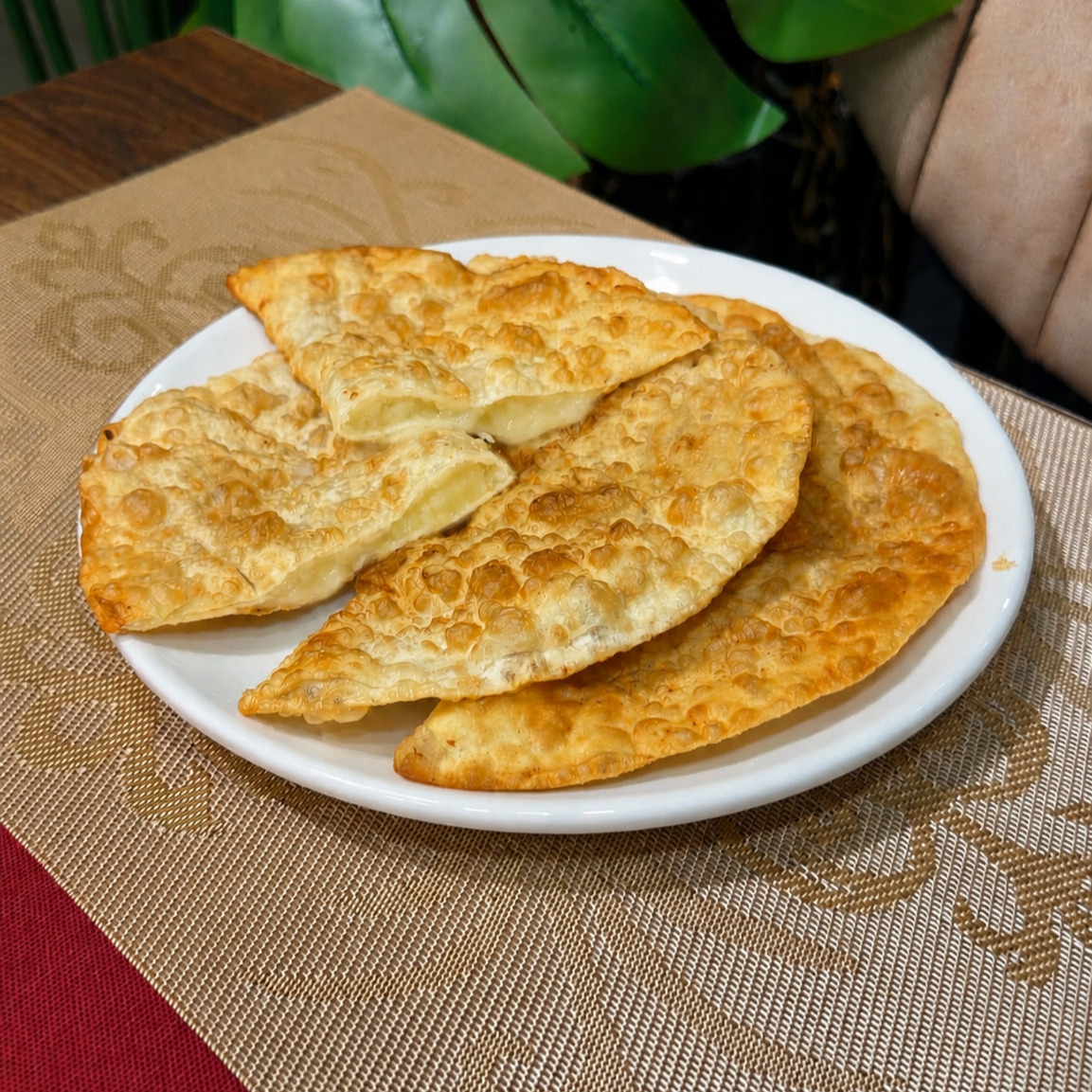 Kaşarlı Çiğ Börek