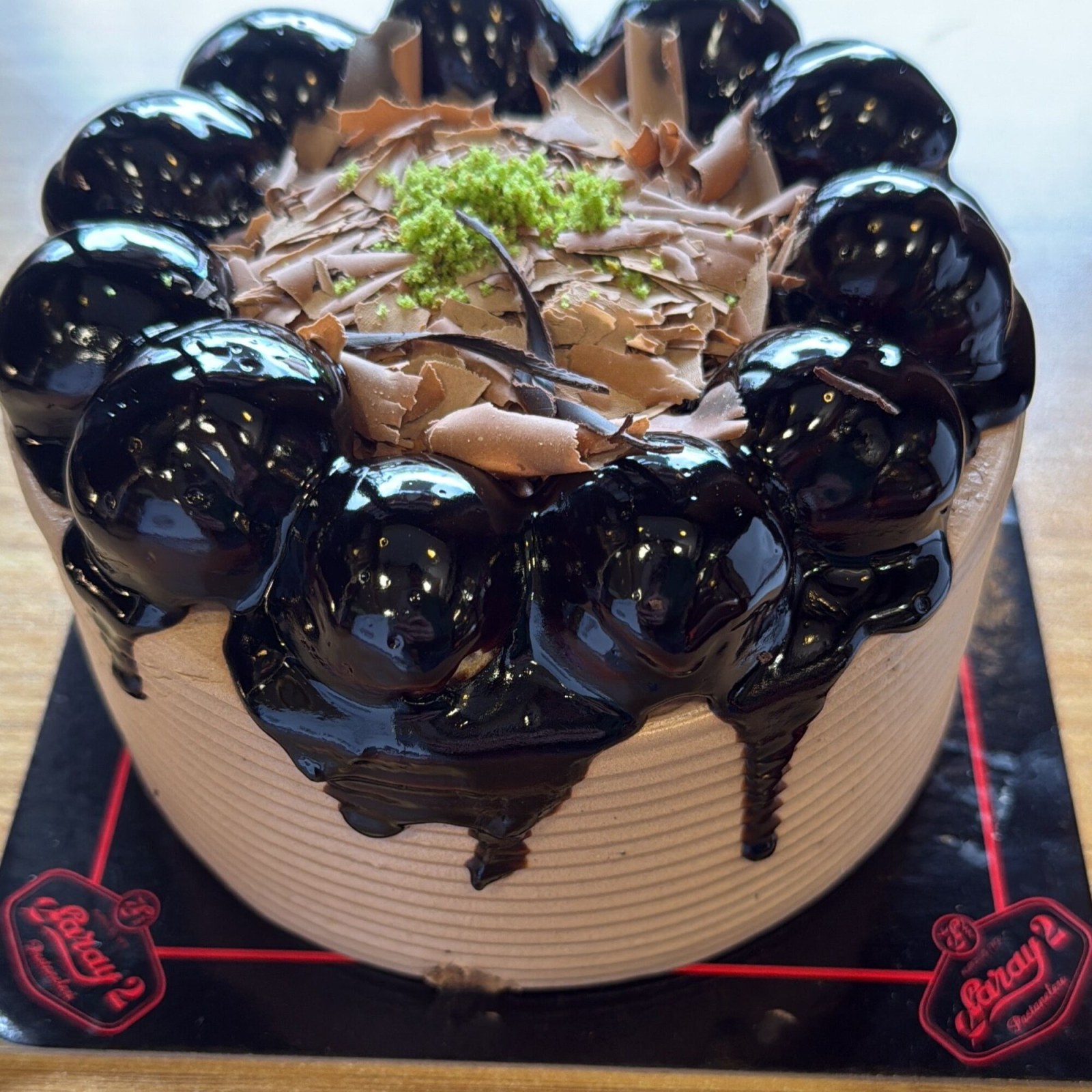 1 No Yaş Pasta Profiterollü