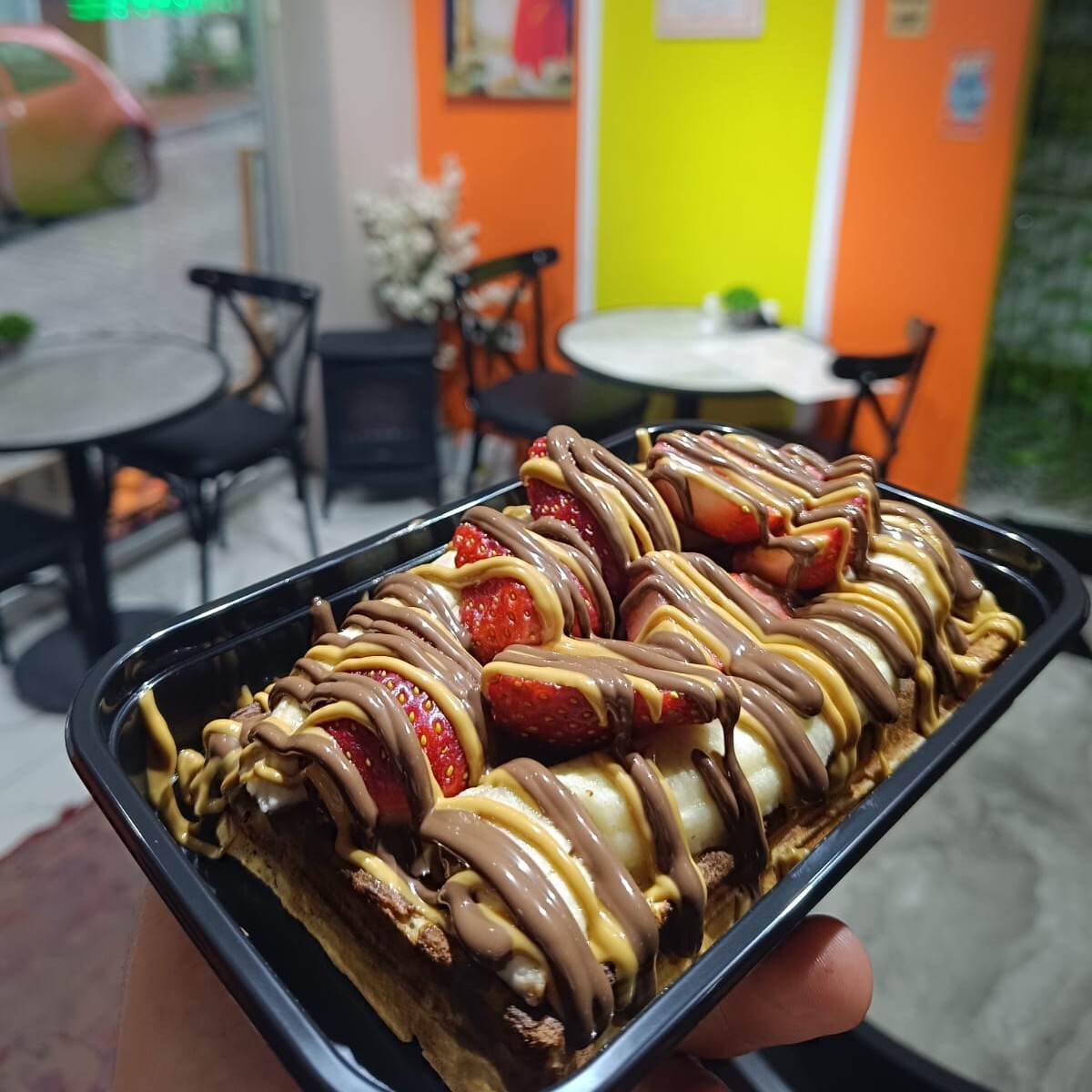 Bütün Meyveli Waffle