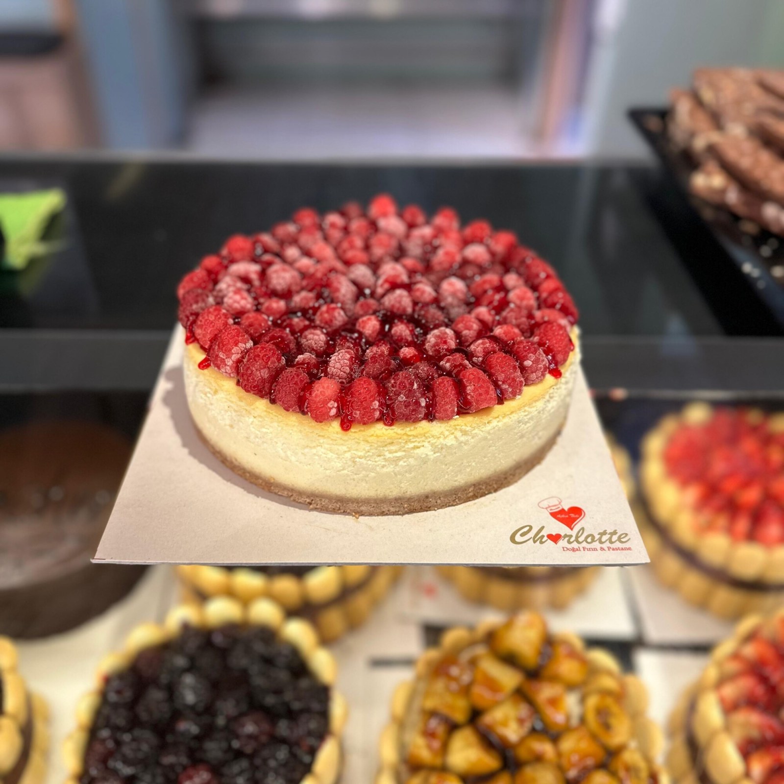 Frambuazlı Cheesecake (12-15 Kişilik)