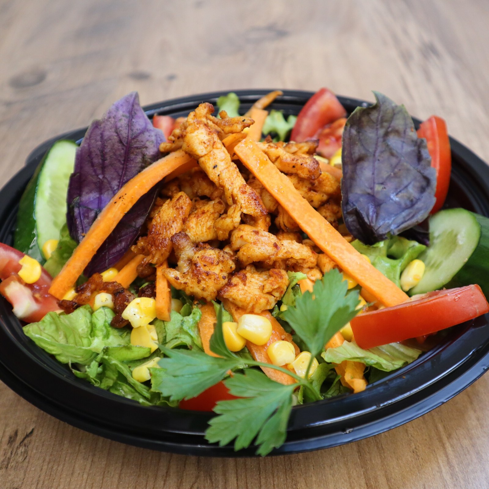 Jülyen Baharatlı Tavuk Salata