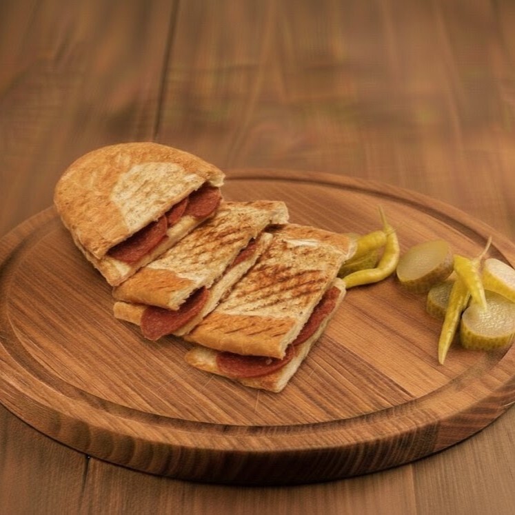 Sucuklu Tost (Yarım Ekmek)