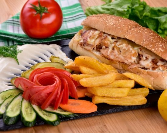 Ekmek Arası Tavuk Döner