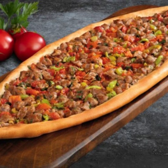 Kuşbaşılı Kaşarlı Pide
